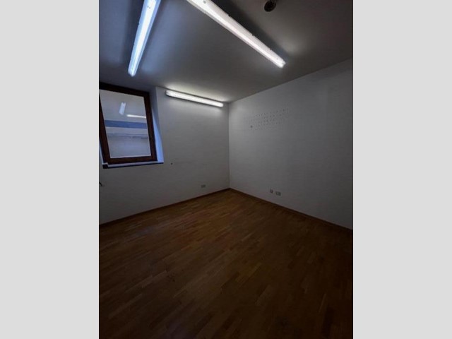 Ufficio in Affitto a Siena, 800€, 70 m²