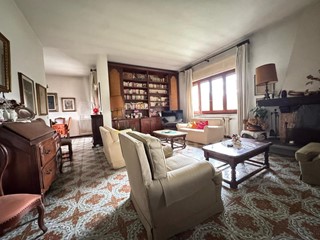 Villa in Vendita a Viareggio, 500'000€, 160 m²