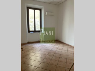 Ufficio in Affitto a Livorno, 1'600€, 200 m²