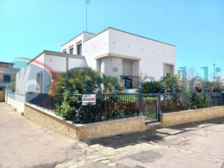 Villa in Vendita a Casarano, 350'000€, 230 m²