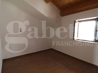 Quadrilocale in Vendita a Rocca Pia, 140'000€, 62 m²