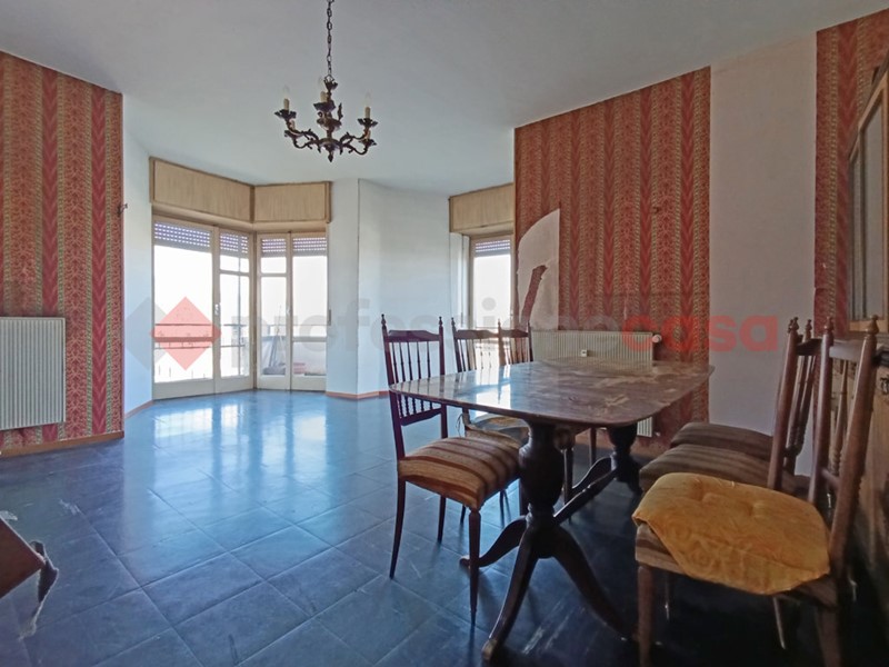 Bilocale in Vendita a Dormelletto, 70'000€, 85 m²