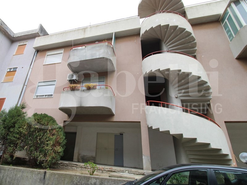 Quadrilocale in Vendita a Messina, 95'000€, 100 m²
