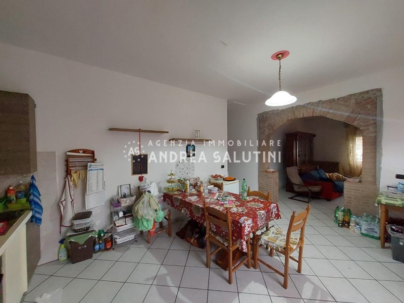 Appartamento in Vendita a Buti, zona Cascine, 139'000€, 150 m²