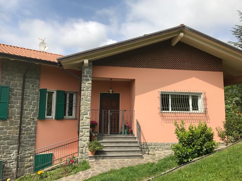 Casa Indipendente in Vendita a Fivizzano, 290'000€, 230 m², arredato