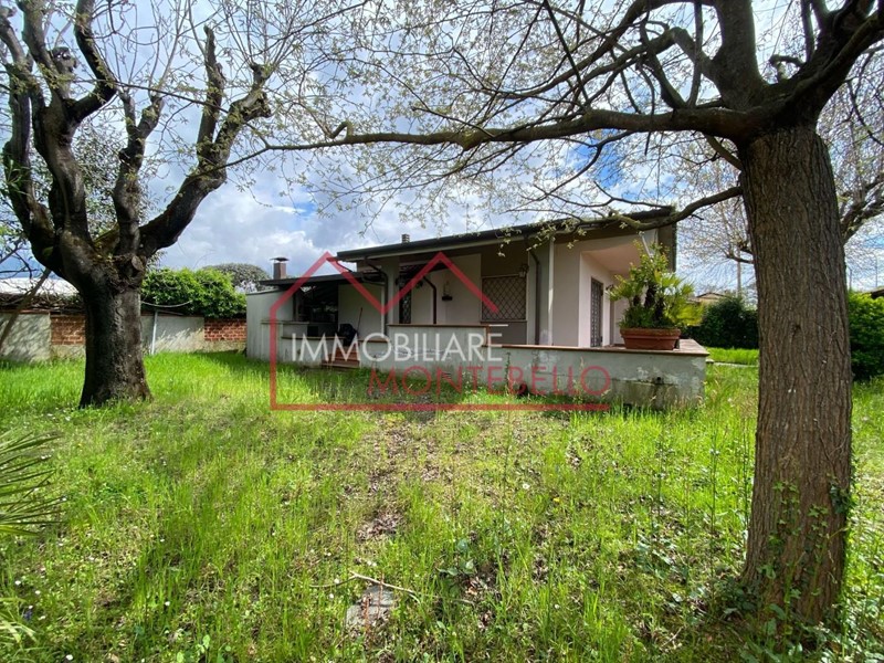 Villa bifamiliare in Vendita a Pietrasanta, zona Marina di Pietrasanta, 800'000€, 120 m², arredato