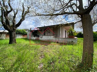Villa bifamiliare in Vendita a Pietrasanta, zona Marina di Pietrasanta, 800'000€, 120 m², arredato