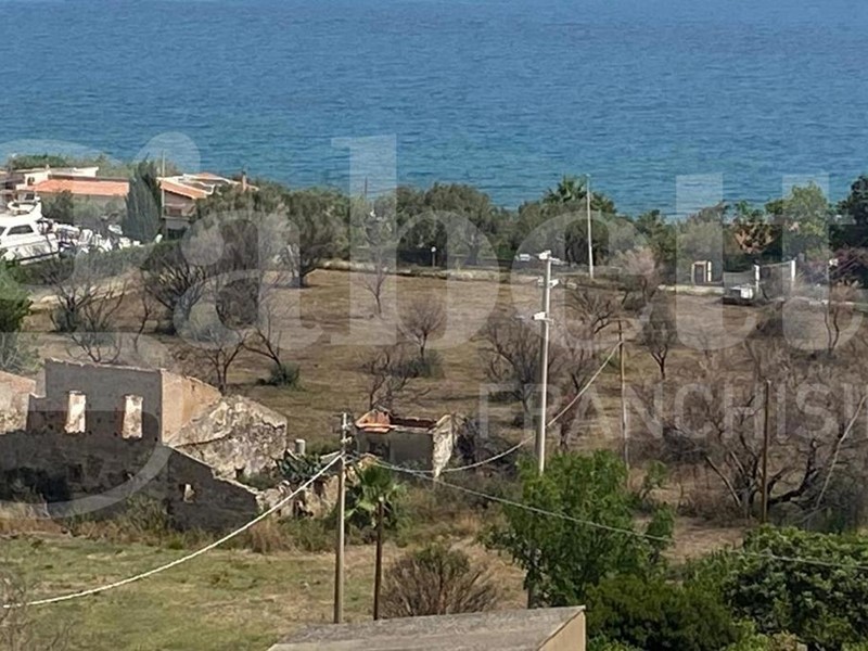 Casale in Vendita a Messina, 220'000€, 180 m²