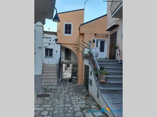 Quadrilocale in Vendita a Miglionico, 52'000€, 63 m²