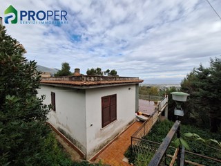Villa in Vendita a Carini, 70'000€, 83 m²