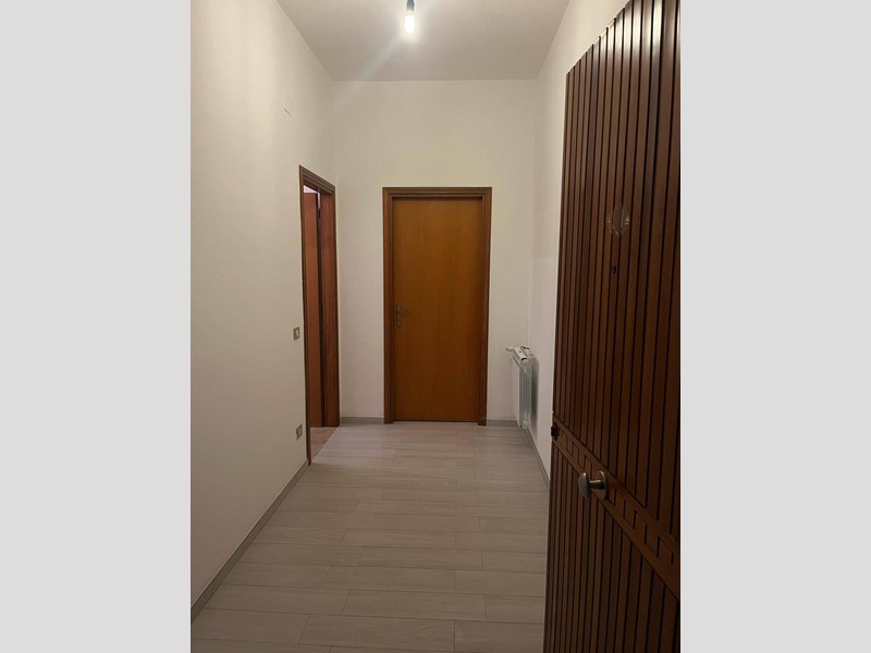 Ufficio in Affitto a Castelvetrano, zona Castelvetrano Città, 300€, 100 m²