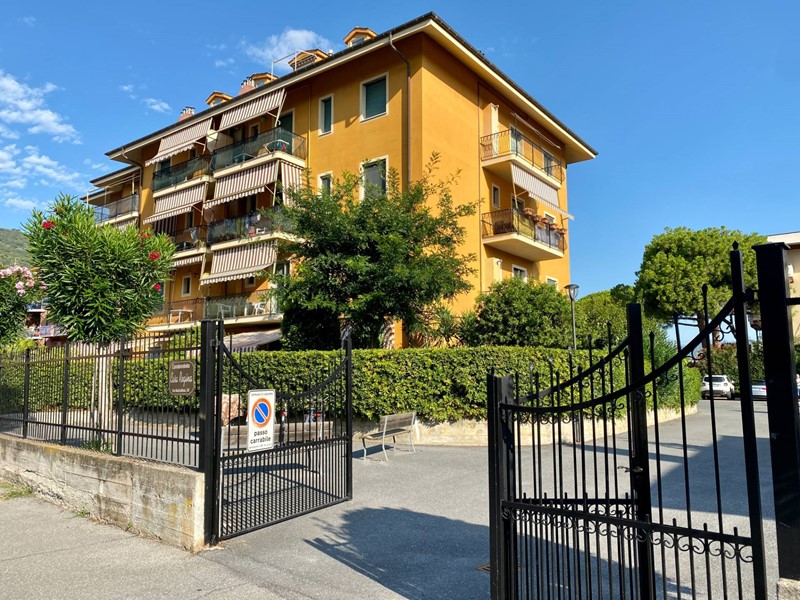 Trilocale in Vendita a Andora, zona Marina, 210'000€, 53 m², arredato