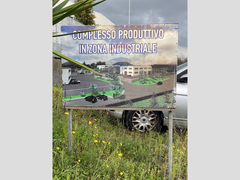 Terreno industriale in Vendita a Aci Sant'Antonio, zona Lavinaio, 469'000€, 6752 m²