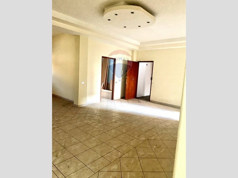 Appartamento in Vendita a Belpasso, 110'000€, 150 m²