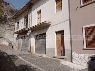 Casale in Vendita a Ateleta, 51'000&euro;, 141 m²