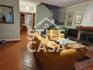 Villetta a schiera in Vendita a Porcari, 370'000€, 260 m², arredato