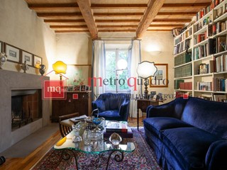 Casa Indipendente in Vendita a San Giuliano Terme, zona Asciano, 600'000€, 250 m²