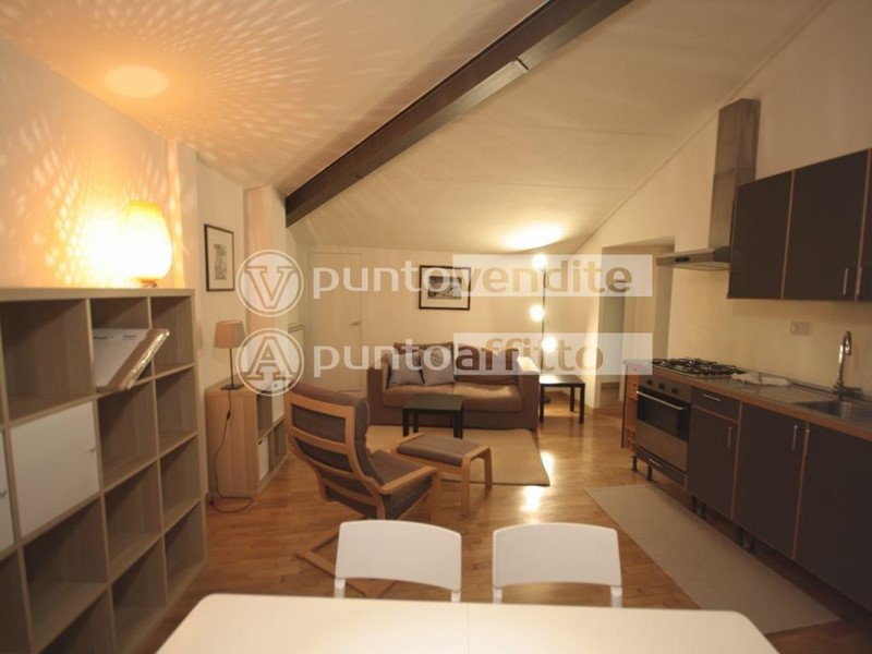 Appartamento in Vendita a Lucca, 460'000€, 180 m², arredato