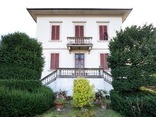 Villa in Vendita a Lucca, zona San Concordio Contrada, 860'000&euro;, 460 m²