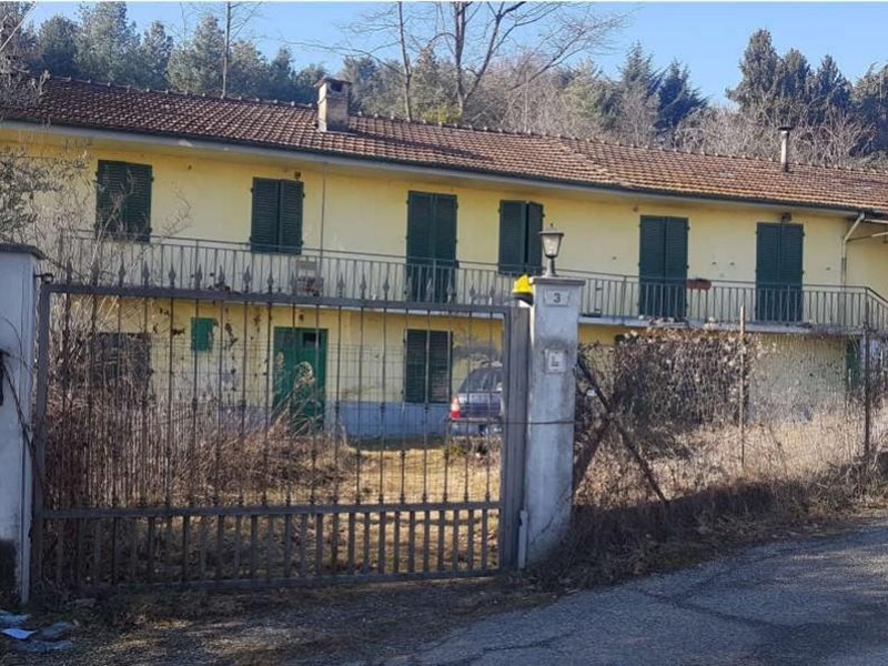 Appartamento in Vendita a Bricherasio, 78'000€, 290 m², con Box