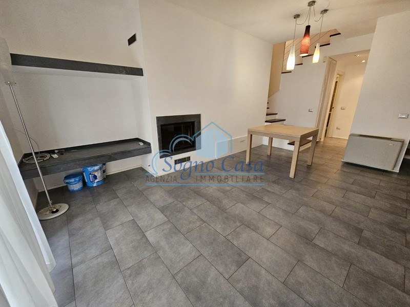 Villa bifamiliare in Vendita a Ameglia, zona Fiumaretta, 450'000&euro;, 150 m²