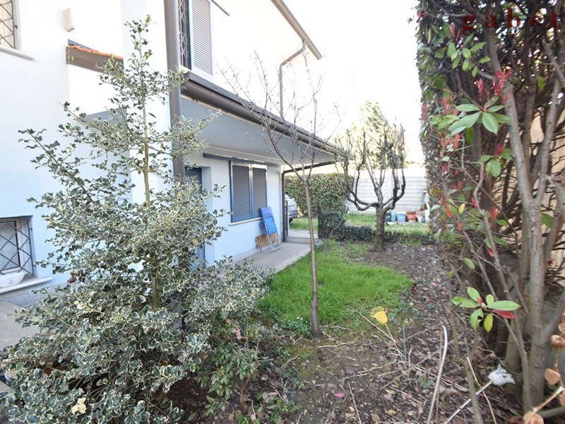 Villa in Vendita a Arluno, 395'000€, 230 m²