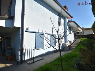 Villa in Vendita a Arluno, 395'000€, 230 m²