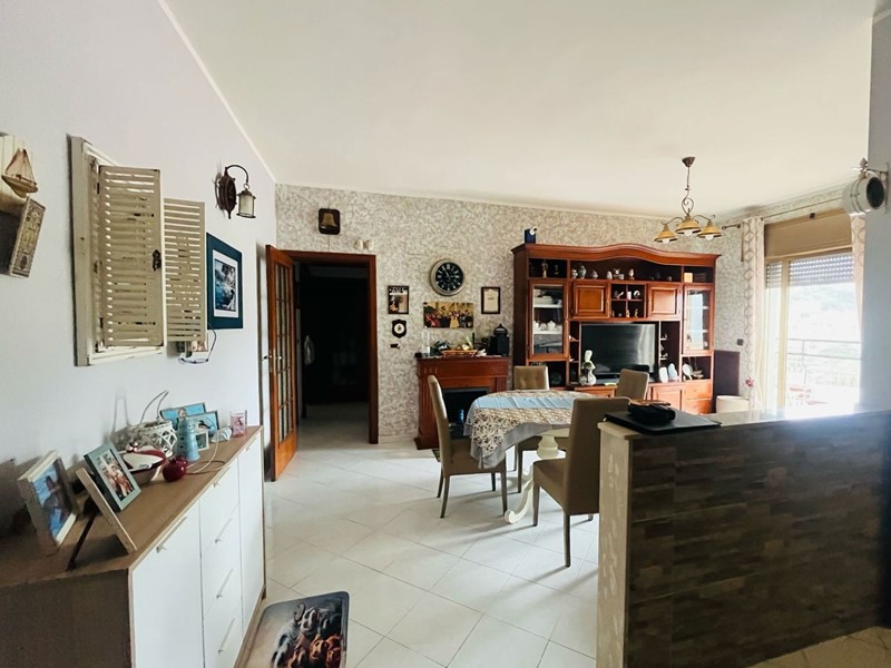 Trilocale in Vendita a Napoli, 235'000€, 75 m²