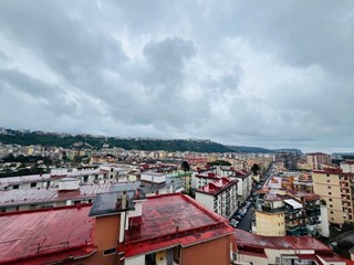 Trilocale in Vendita a Napoli, 235'000€, 75 m²