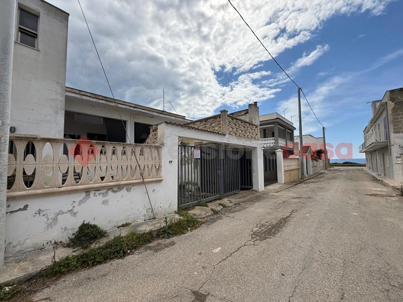Casa Indipendente in Vendita a Maruggio, 89'000€, 120 m²