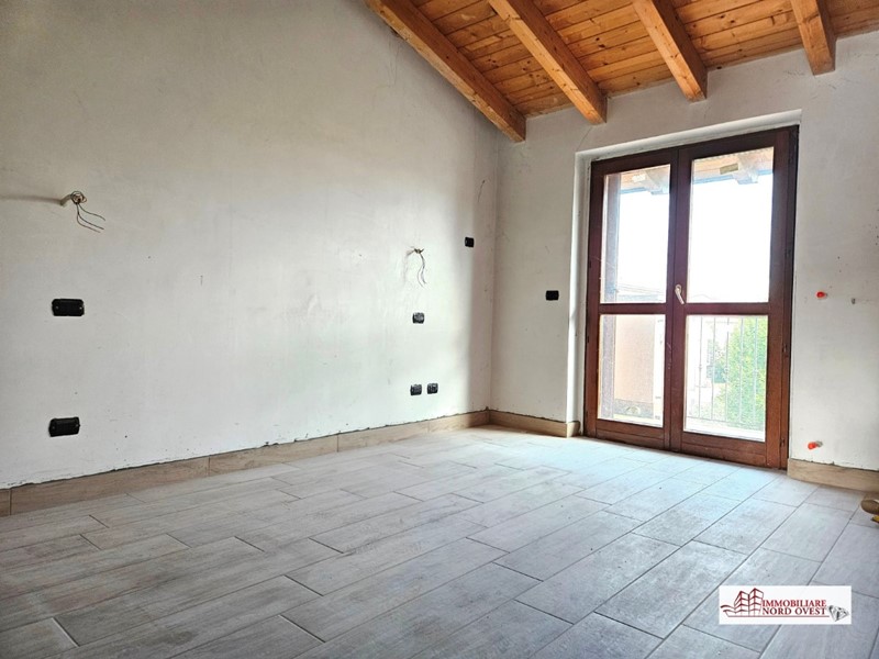 Trilocale in Vendita a Sedriano, 160'000€, 75 m²