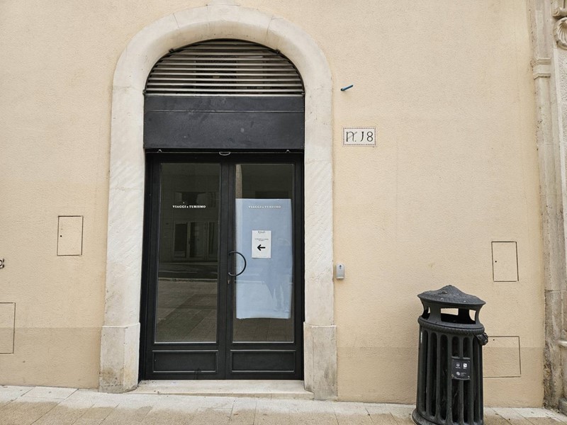 Immobile commerciale in Affitto a L'Aquila, zona Centro storico, 800€, 25 m²