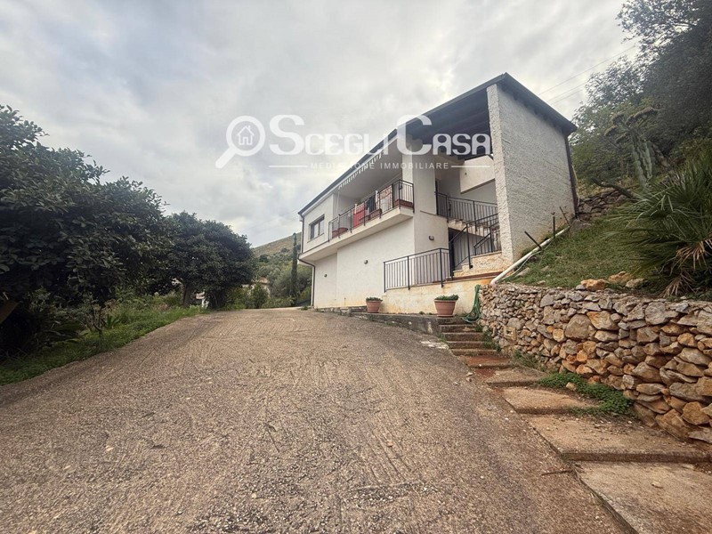 Villa in Vendita a Carini, 169'000€, 95 m²