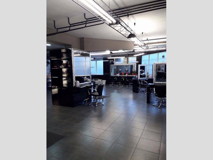 Attività commerciale in Vendita a Roma, zona Trieste, 160'000€, 390 m², arredato