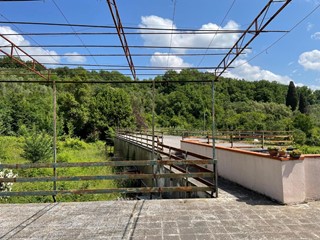 Casa Semi Indipendente in Vendita a Vicopisano, zona San Giovanni Alla Vena, 200'000€, 290 m², con Box