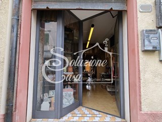 Immobile commerciale in Vendita a Collesalvetti, 35'000&euro;, 34 m²