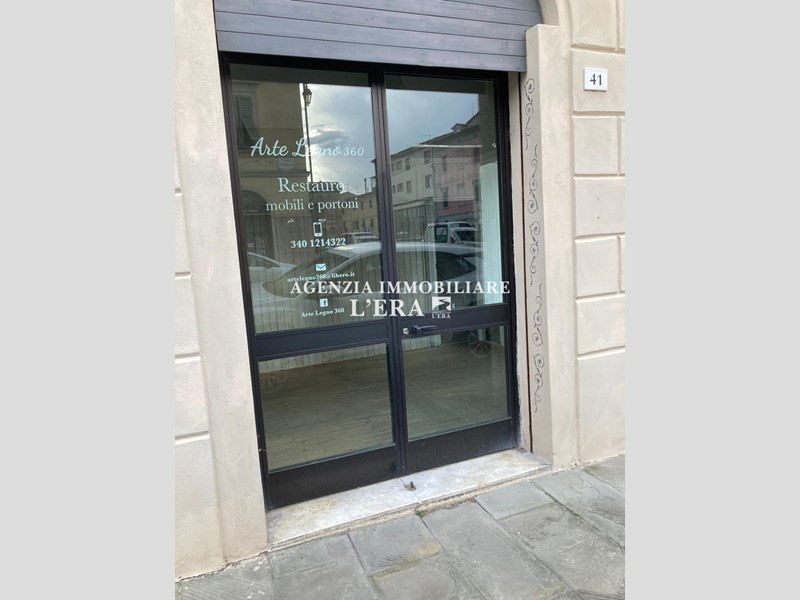 Negozio in Affitto a Pontedera, 350€, 25 m²
