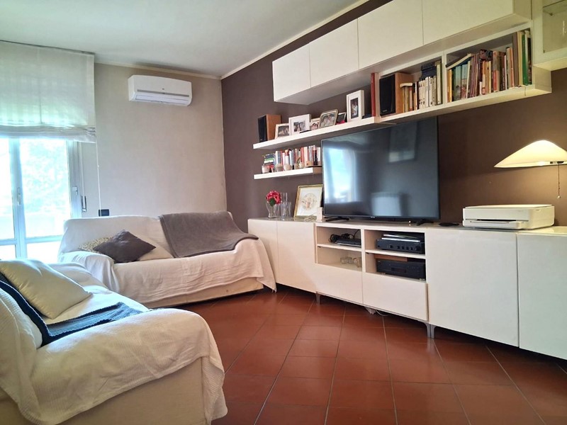 Appartamento in Vendita a Lucca, zona Pontetetto, 270'000€, 110 m², con Box