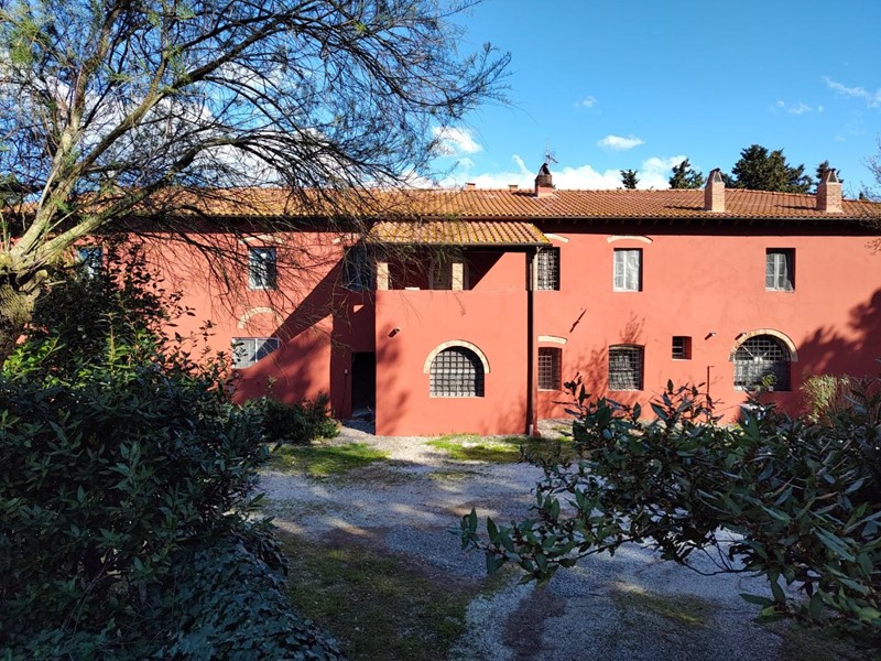 Appartamento in Vendita a Crespina Lorenzana, zona Lorenzana, 180'000€, 170 m²