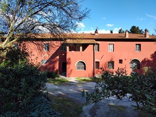 Appartamento in Vendita a Crespina Lorenzana, zona Lorenzana, 180'000€, 170 m²
