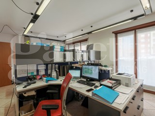 Ufficio in Vendita a Verona, 1'200'000€, 420 m²