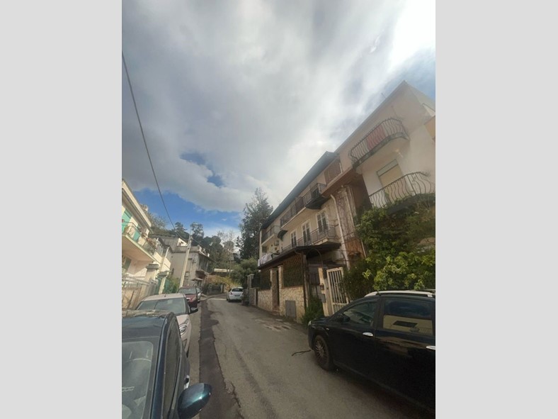 Quadrilocale in Vendita a Altofonte, 95'000€, 120 m²