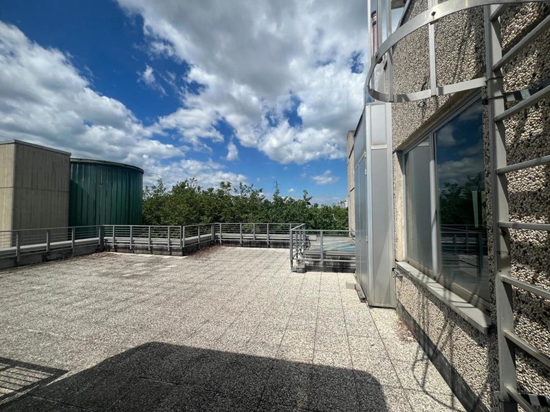 Ufficio in Vendita a Bologna, 152'900€, 92 m²