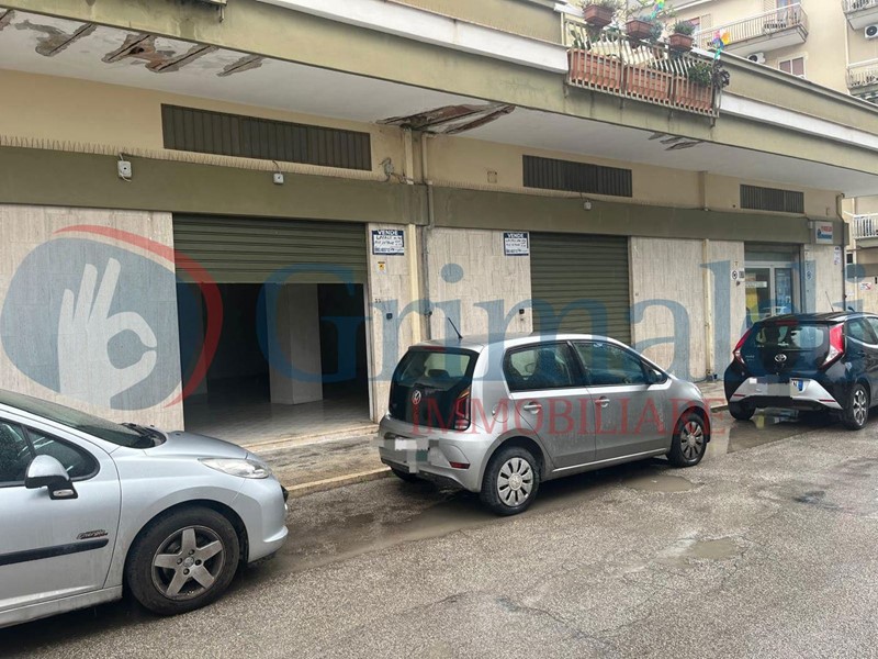 Magazzino in Vendita a Trani, 125'000€, 113 m²