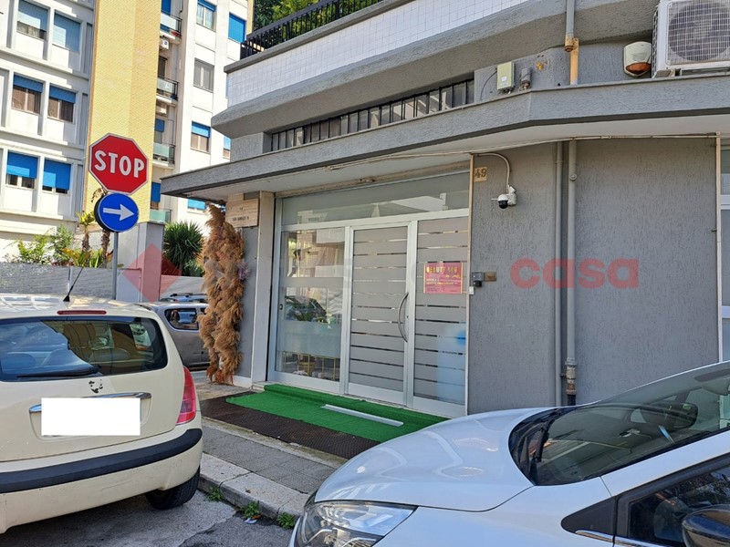 Negozio in Vendita a Bari, 115'000€, 70 m²