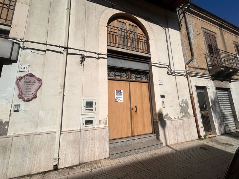 Magazzino in Vendita a Barcellona Pozzo di Gotto, 39'000€, 55 m²