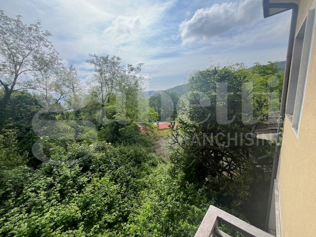 Ufficio in Vendita a Gandosso, 1100 m²