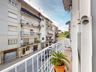 Bilocale in Vendita a Napoli, 150'000€, 64 m²