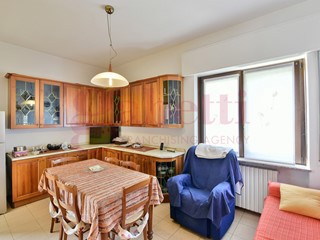 Casa Indipendente in Vendita a Appiano Gentile, 237'000€, 270 m²