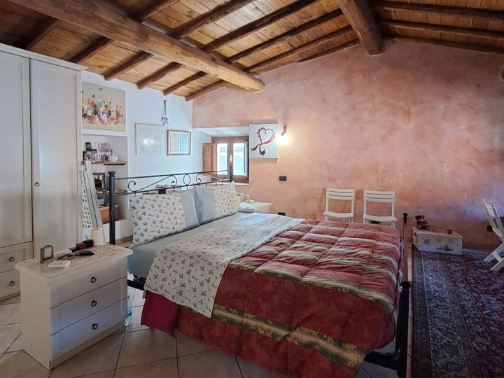 Villa in Vendita a Massarosa, 190'000€, 120 m²